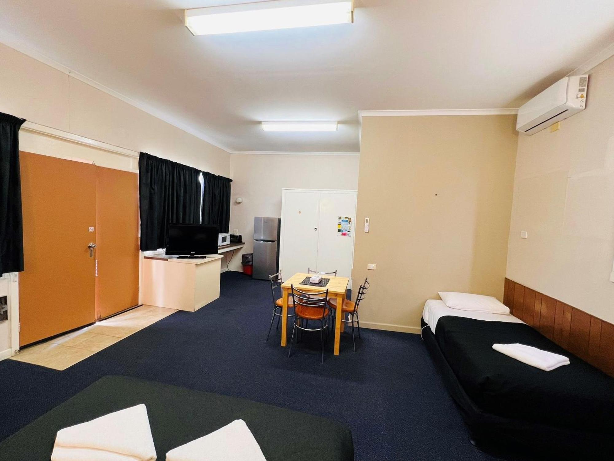 Horsham Motel מראה חיצוני תמונה